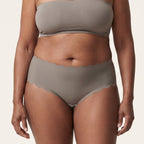 Ice Silk Seamless Brief in front  crop c